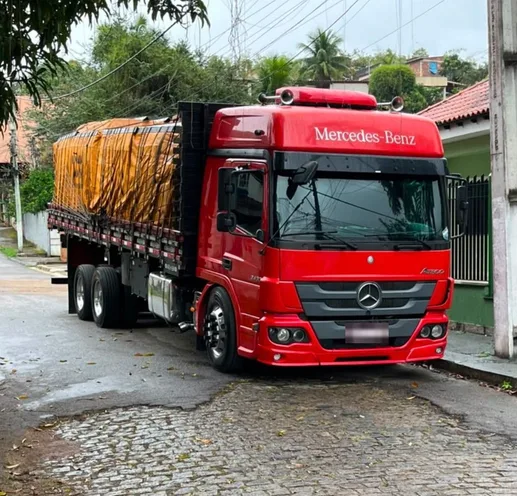 Caminhão truck da Bonifácio Transportes