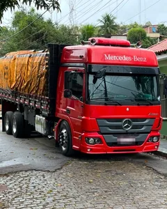 Caminhão truck da frota Bonifácio Transportes