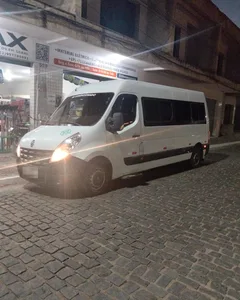 Van Renault Master da frota Bonifácio Transportes