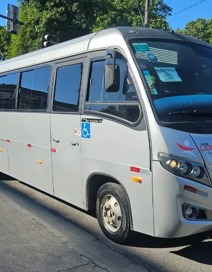 Micro-ônibus de 32 lugares da Bonifácio Transportes